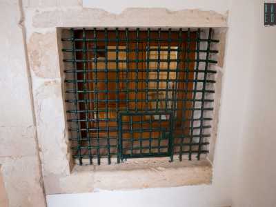 ...dove i bimbi bussano per ricevere le ostie (e che incontreremo pi� tardi)